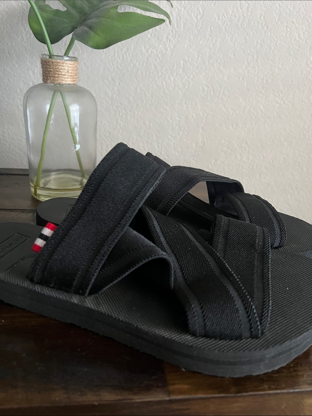 Hunter Black Women's Slide Sandals with Cross Straps